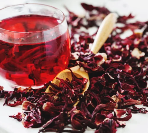 You are currently viewing The Benefits of Drinking Hibiscus Tea